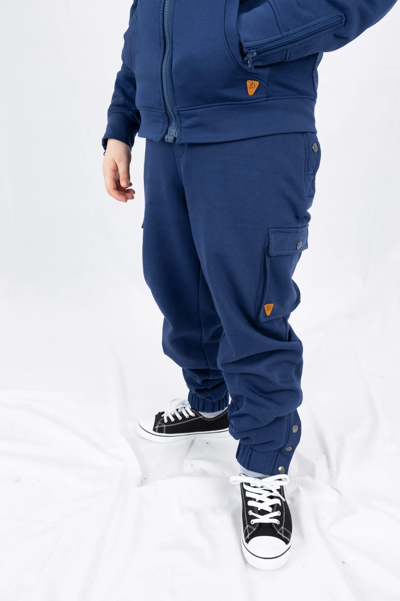 Adaptive Kids Cargo Joggers: Adjustable Elastic Waist & Side Zipper for Easy Undressing